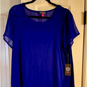 New with tags vibrant blue Vince Camuto blouse❤️would make a wonderful🎄gift 🎁